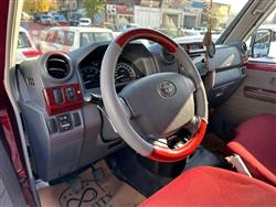 تۆیۆتا لاند کرۆزەر ٧٠ پیکاپ